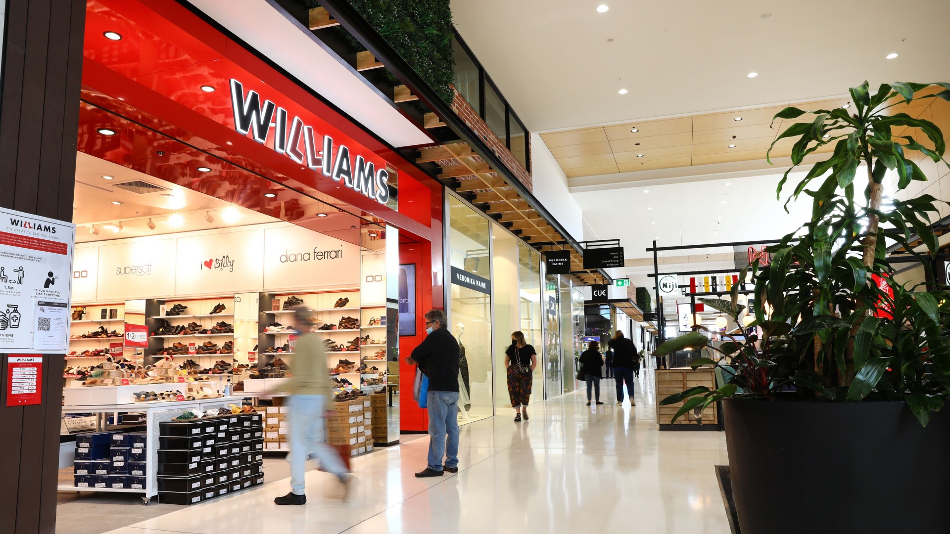 Port Adelaide Plaza Williams Exterior